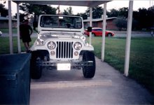 1983 Jeep v1.0 Front.jpg