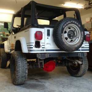 Jeep with tons and rollers 2.jpg