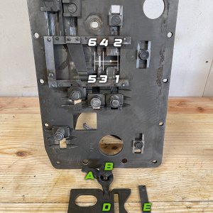 unimog_404_guide plate_parts_removed.JPG